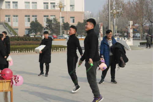 我校医学技术系举办第一届元旦游园会