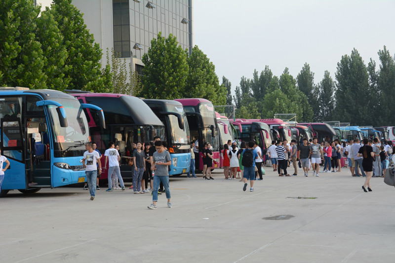 我校2014级4517名学生奔赴各教学实习基地