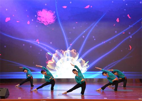 我校附属医院护养中心举办2019年度“辞旧迎新”元旦文艺演出