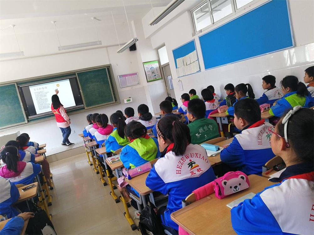 护理系党总支开展“雷锋月”系列主题活动