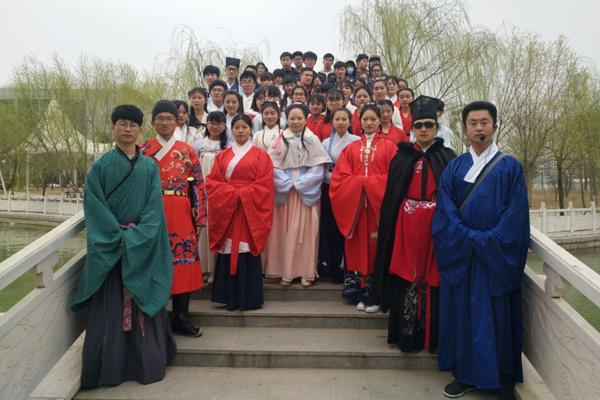 我校汉服社联合当地社团举办“花朝节”主题活动