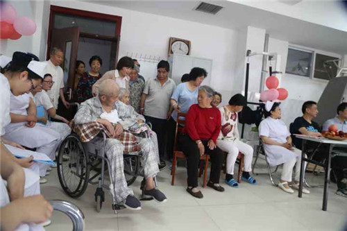 我校附属医院庆祝“5.12”护士节