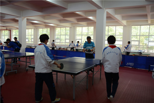 牡丹区21中学生来我校参观