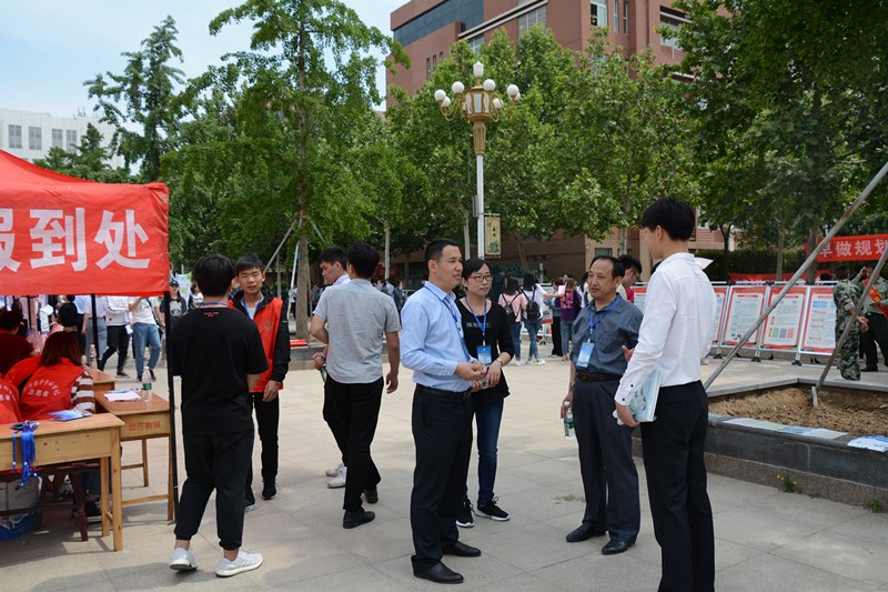 我校成功举办2019届毕业生夏季供需双选会