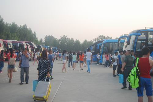 我校2012级4150名学生奔赴各教学实习基地