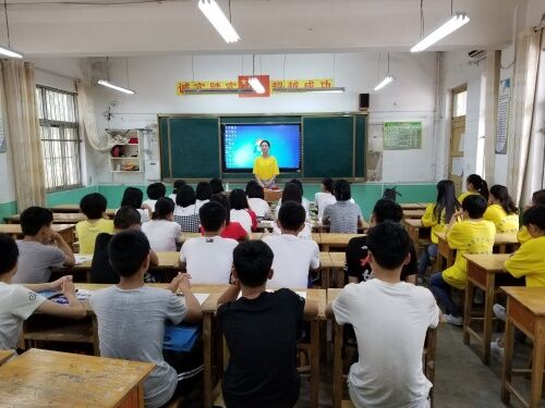 我校参加全市“小荷学堂”---暑期留守儿童关爱项目活动