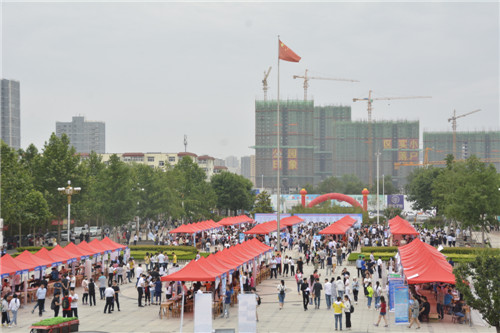 我校举办山东省2018年高校毕业生集中就业招聘活动（菏泽医专专场）