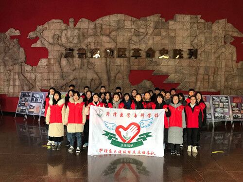 护理系党总支开展“缅怀革命先烈 弘扬民族精神”活动