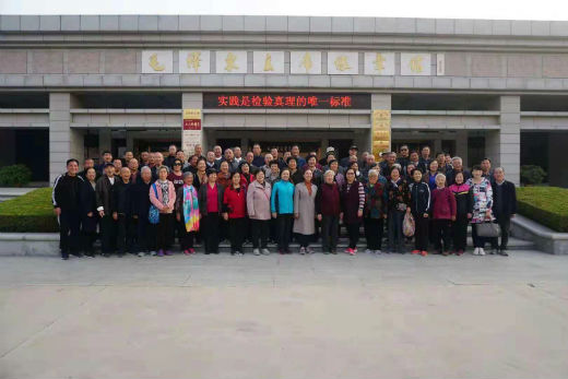 离退休党员干部赴鄄城参观经济建设新成果